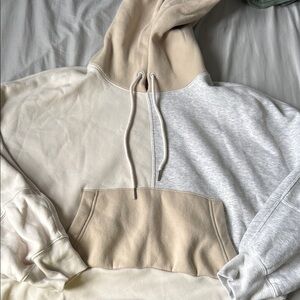Brand new A&F Two-Tone cropped Hoodie in Cream and Gray